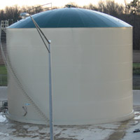 Chemical storage tank with containment